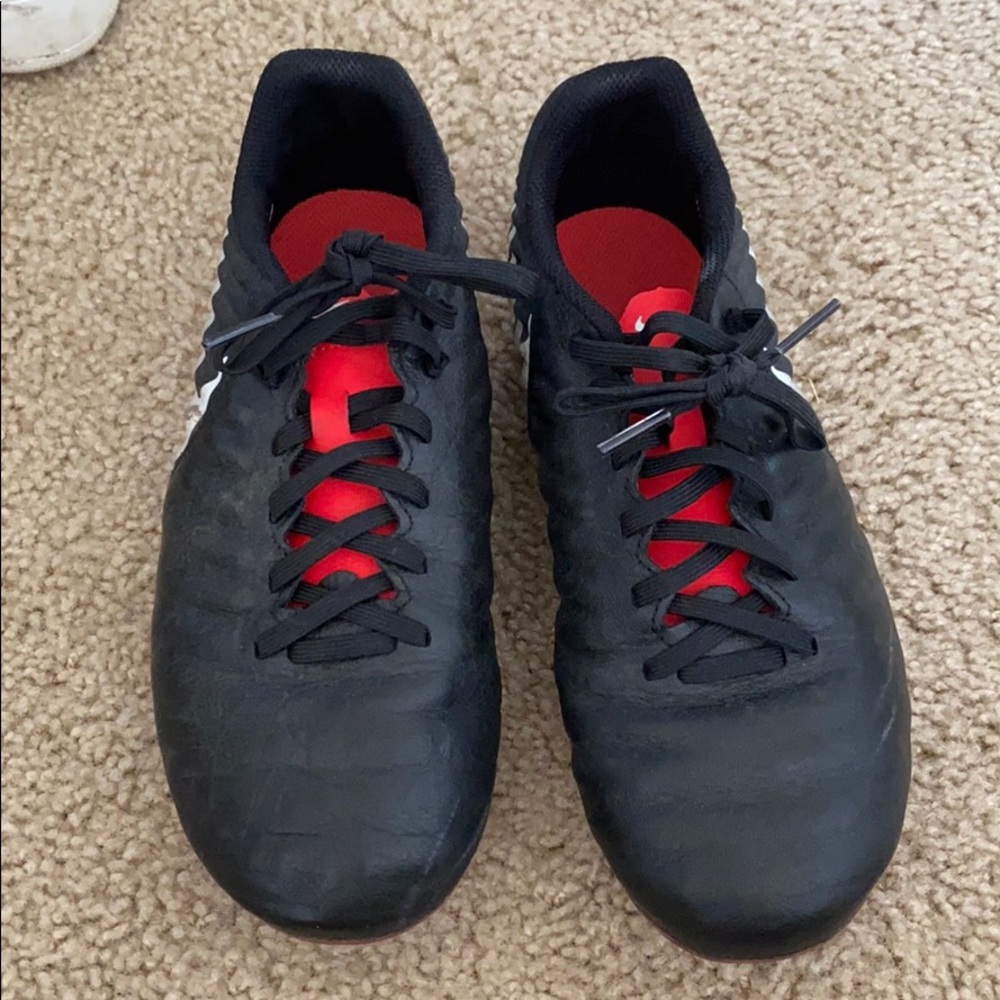 Soccer cleats